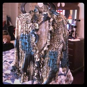 Blouse printed with ruffles